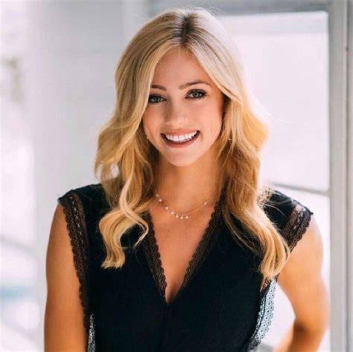 Abby Hornacek Net Worth, Age, Father, Height, Career, Bio