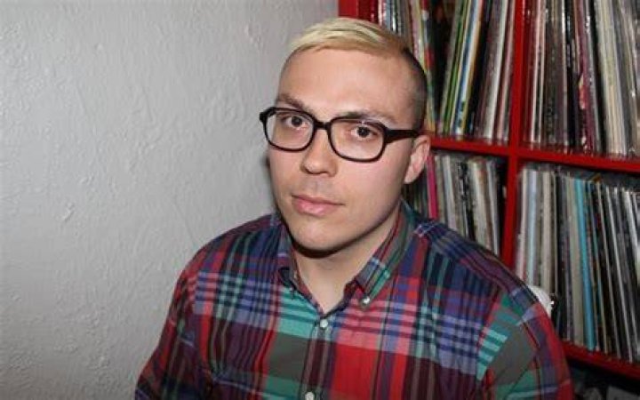 Anthony Fantano Net Worth & YouTube Earnings + Bio!🥇(2022)