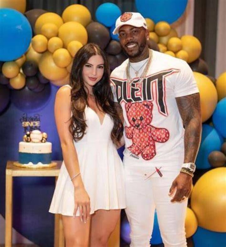 Aroldis Chapman Wife Cristina Barnea Chapman Age Difference, Net
