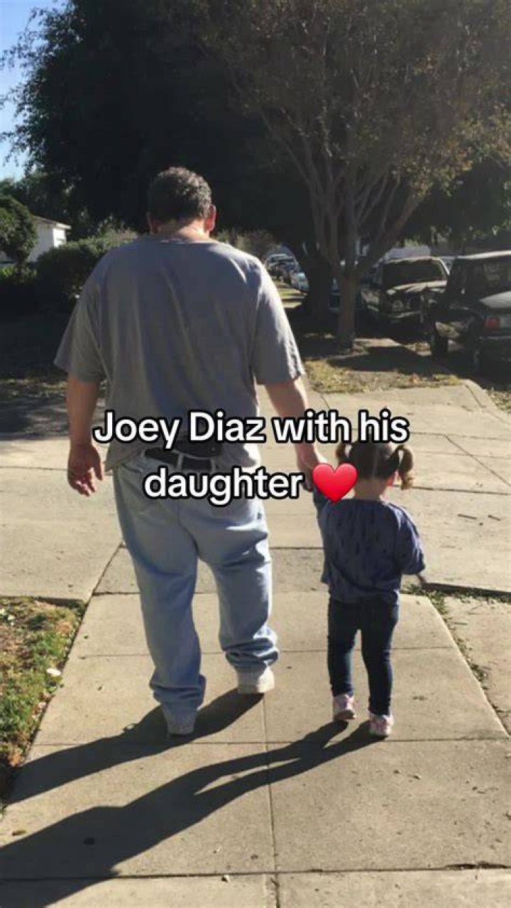 Ashley Diaz Biography Facts, Childhood, Family Life & Achievements