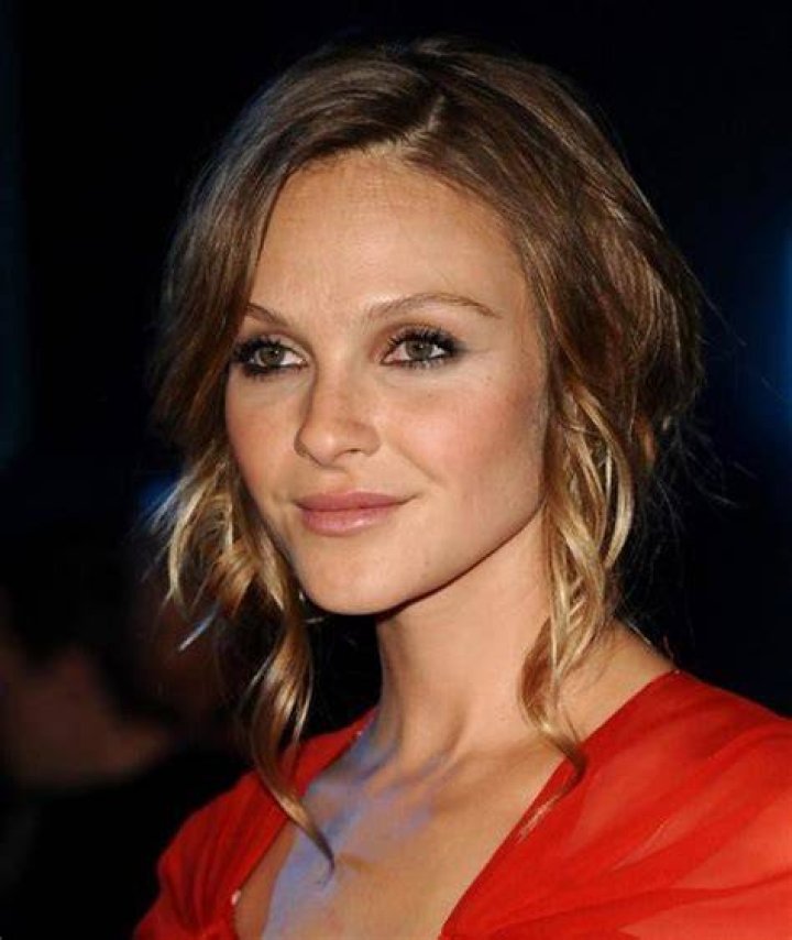 Beau Garrett 2024 dating, net worth, tattoos, smoking & body
