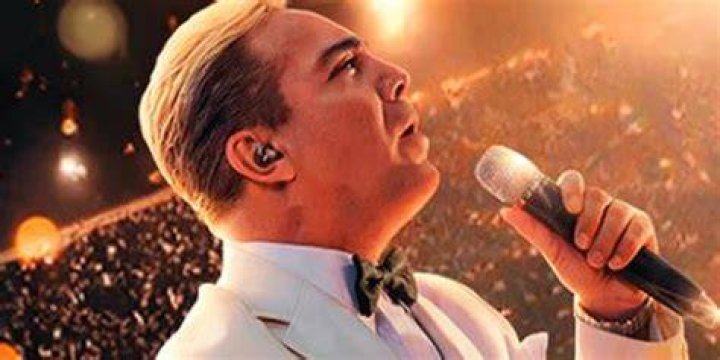 Cristian Castro present&oacute; a su nueva novia