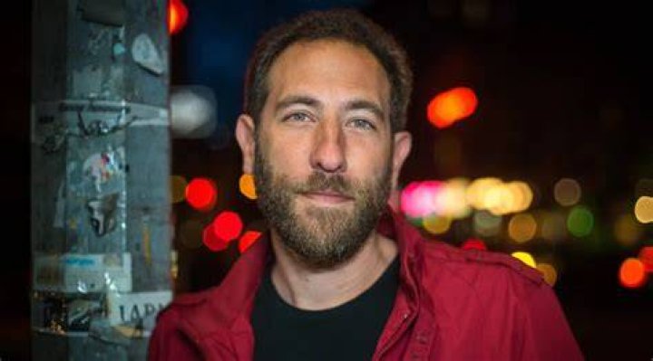 Does Ari Shaffir Have A Boyfriend? Widespread Speculation About the