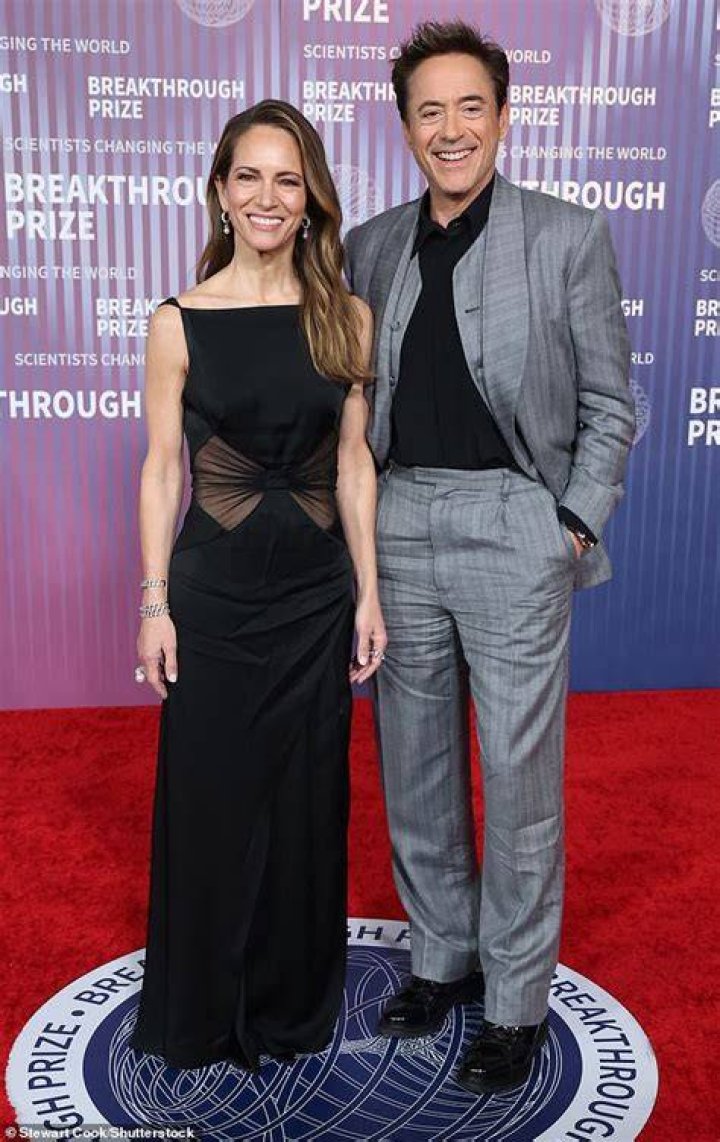 Downey and his wife Susan at the 2010 Academy Awards Robert downey jr