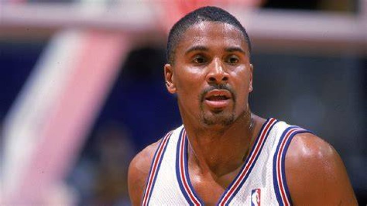 Former NBA Player Suing United Airlines for Racist Flight Attendant