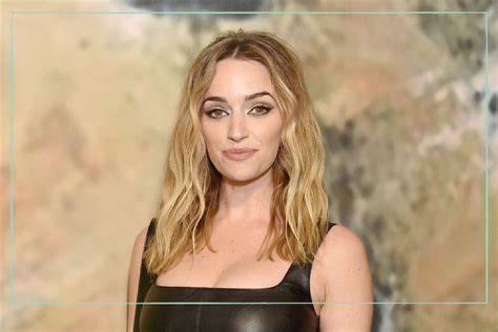 Ginny & Star Brianne Howey Marries Longtime Boyfriend Matt Ziering