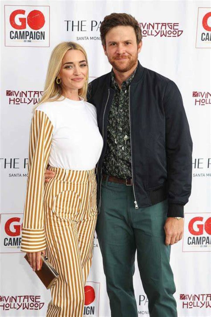 Ginny and Brianne Howey, Husband Matt 1st Baby Photo