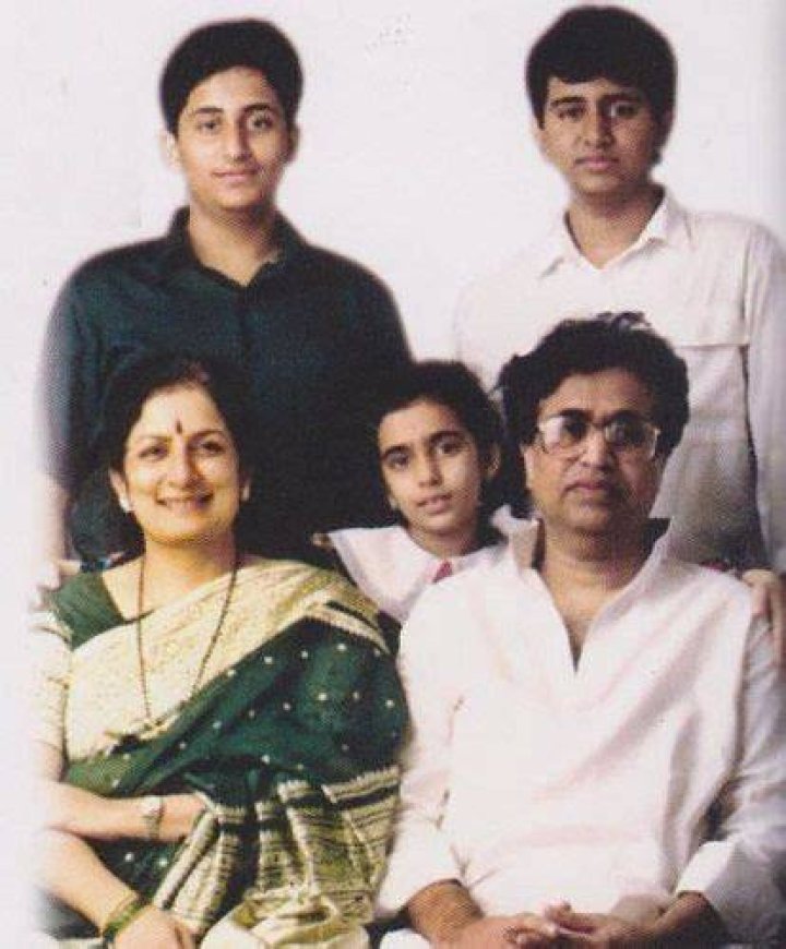 Hridaynath Mangeshkar Biography, Age, Family, Albums, daughter, Sons