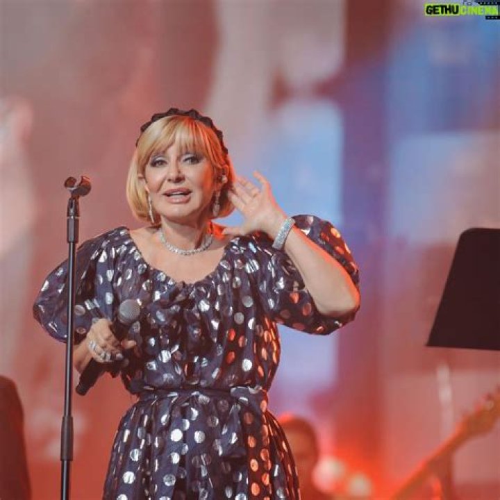 Image Gallery Googoosh