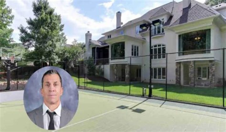 Inside Rod Brind'Amour's plan to win another Cup as coach of the Hu