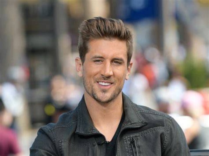 Jordan Rodgers Entertainment Tonight