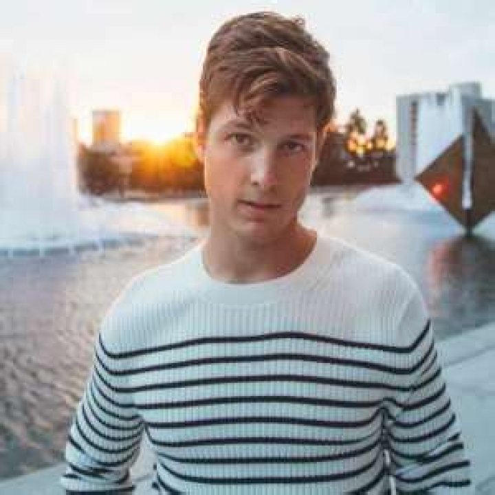 Josh Herbert Birthday, Real Name, Age, Height, Wife Famed Directory