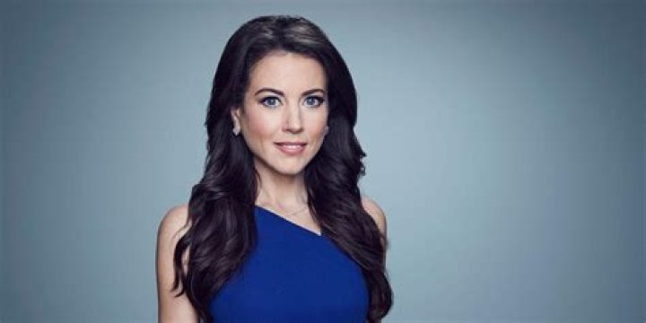 Julia Chatterley Biography Cnn international, Julia, Celebrities