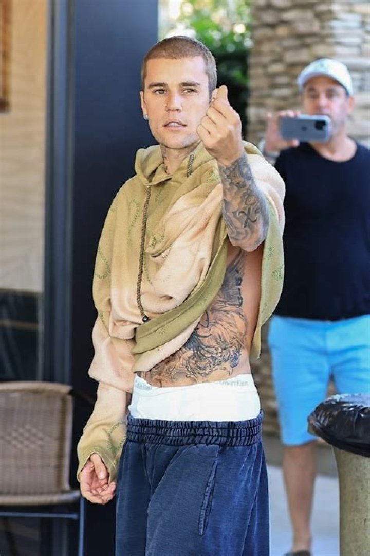 Justin Bieber Slid Into the DMs of Someone Who Hated His New Album
