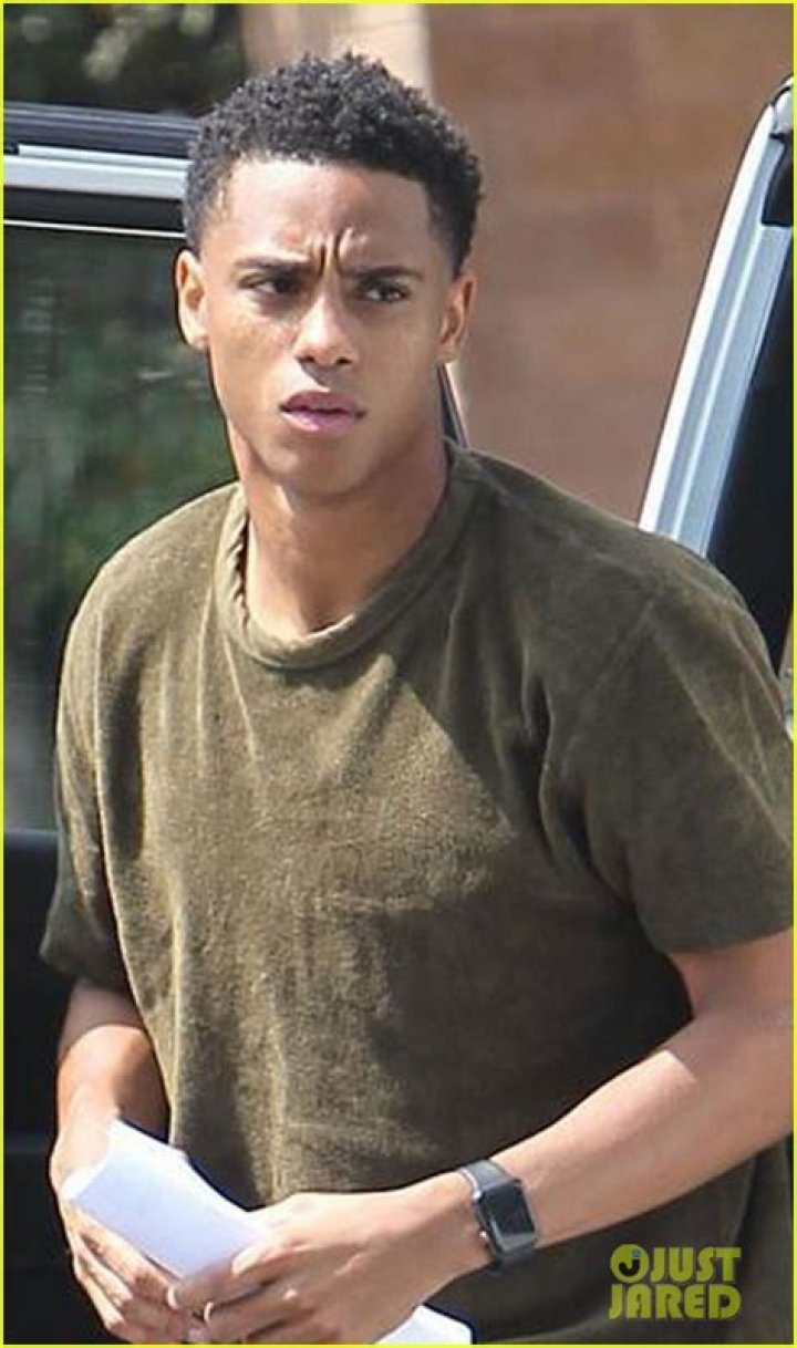 Keith Powers Holds Hands With Girlfriend Ryan Destiny While Running