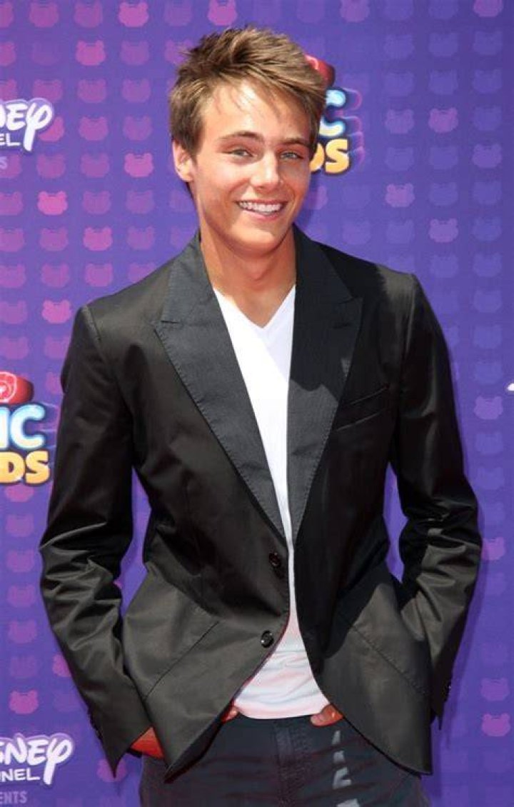 Kevin Quinn Picture 1 2016 Radio Disney Music Awards Arrivals