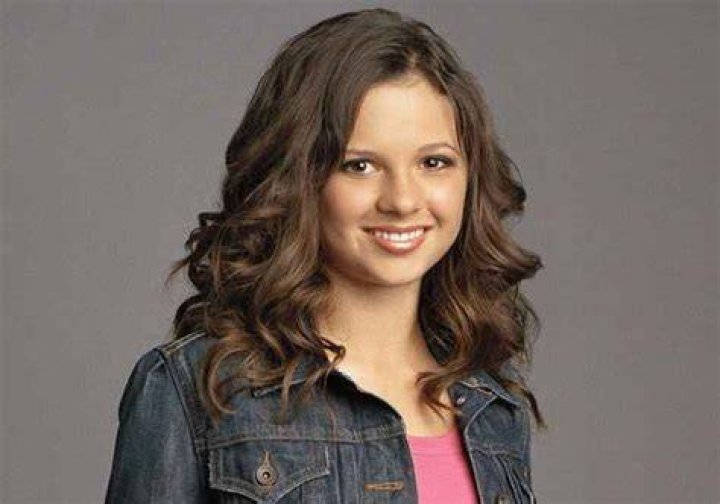 Mackenzie Rosman Net Worth, Bio, Height, Family, Age, Weight, Wiki 2024