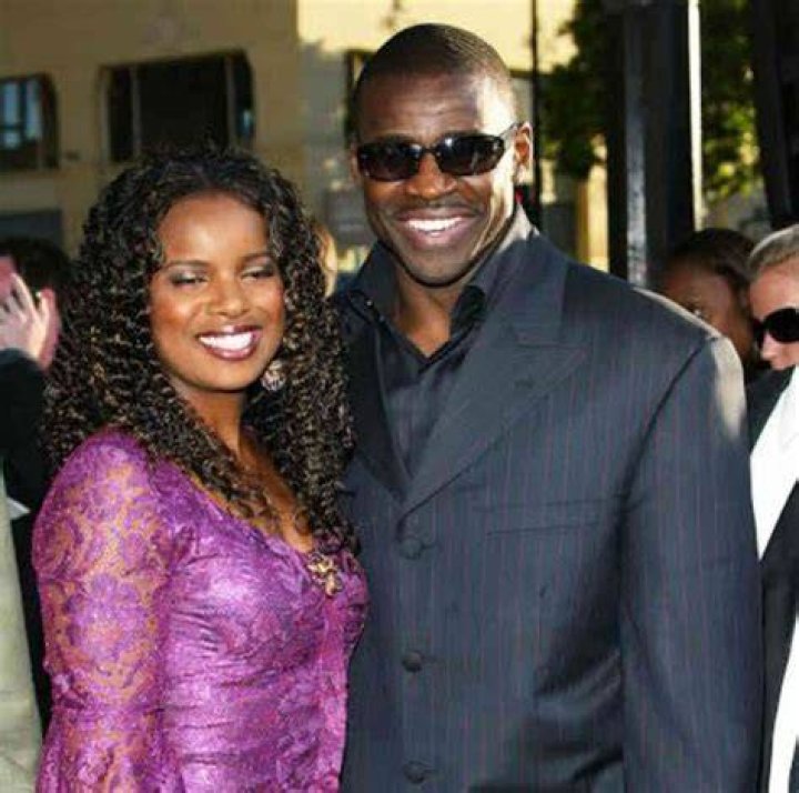 Michael Irvin 2024 Wife, net worth, tattoos, smoking & body facts Taddlr