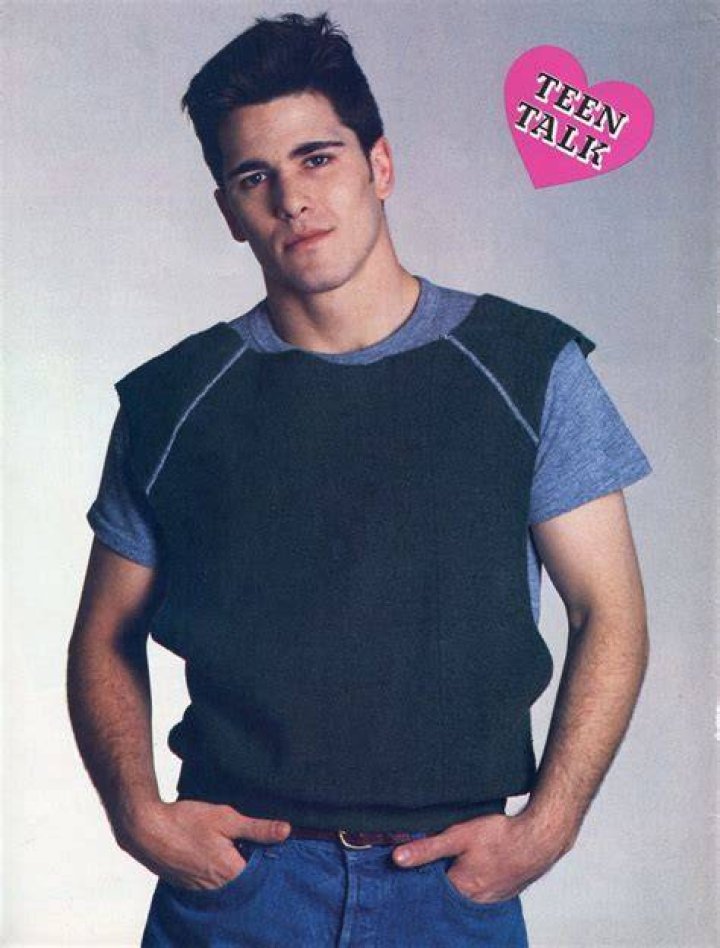 MICHAEL SCHOEFFLING PINUP CLIPPING 80's Super hot In 16 candles