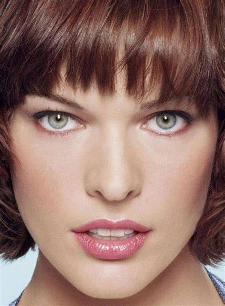 Milla Jovovich 2018 Hair, Eyes, Feet, Legs, Style, Weight & No Makeup