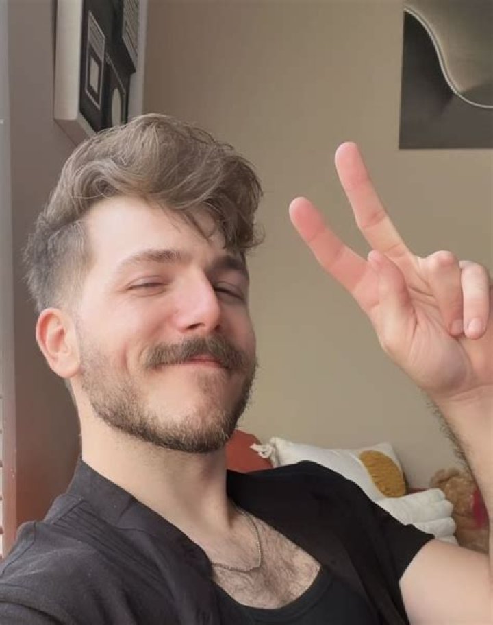 Pin by 𝓐𝓼𝓱𝓵𝓮𝔂 on Smosh &hearts; Smosh, Shayne topp, Courtney miller