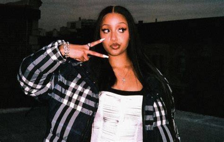 PinkPantheress “I don’t care about the beats, I care about the pen
