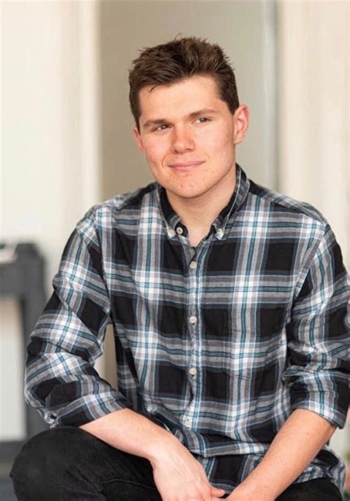 Robert Capron Bio, Age, Career, Parents, Net Worth