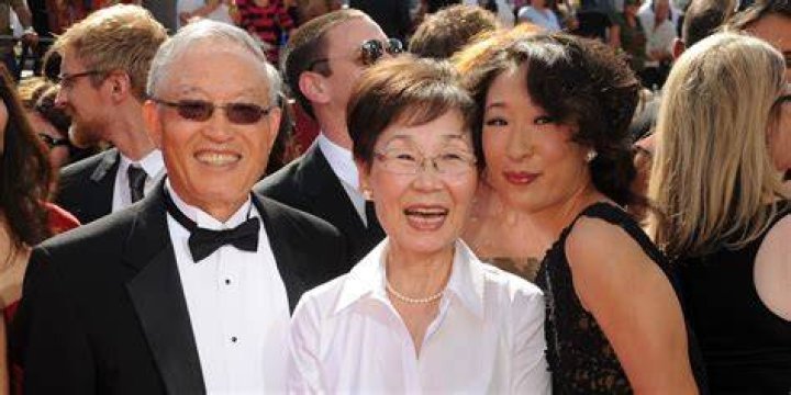Sandra Oh Brought Her Parents to the Emmy Awards, and Twitter Users Are