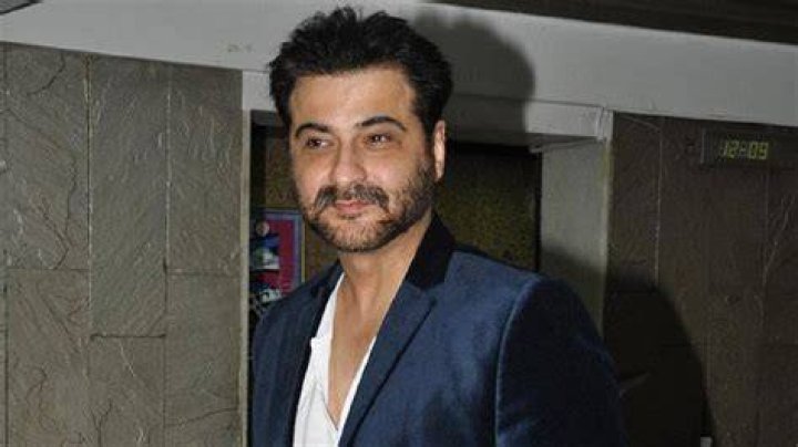 Sanjay Kapoor returns to small screen after 13 years with Vikram Bhatt