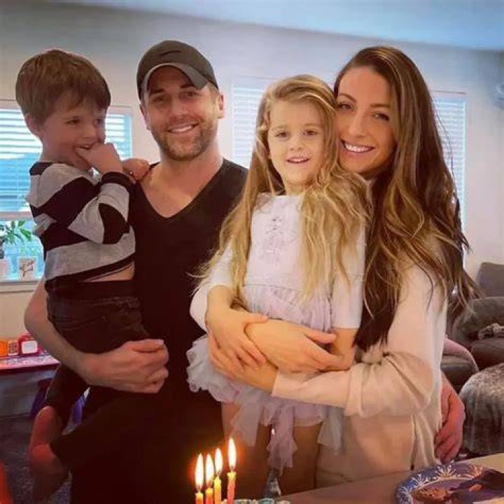 Sara Matter, Niall Matter Wife Wiki/Bio, Niall and Sara Matter