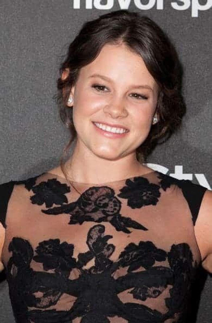 Sosie Bacon Height Weight Body Stats Age Family Facts