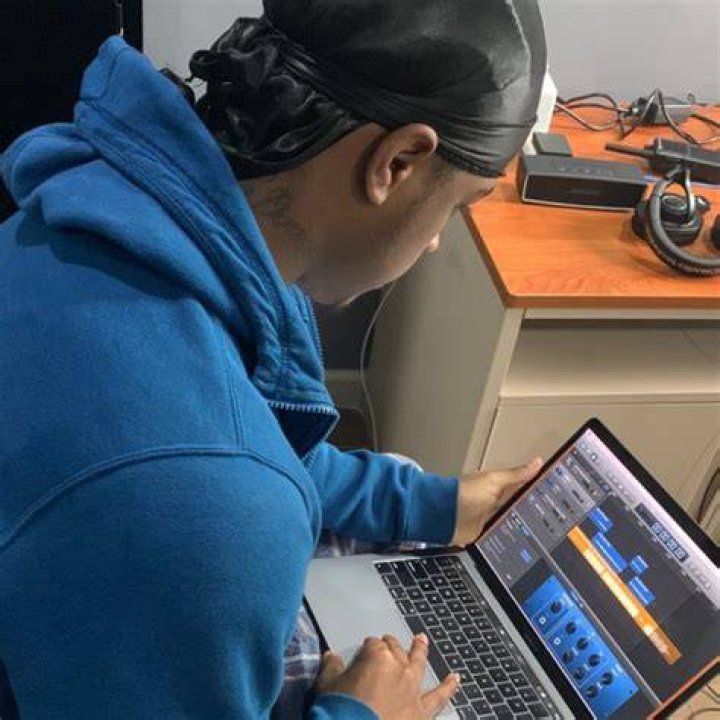 Stream Glo da artist music Listen to songs, albums, playlists for