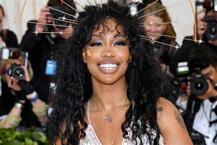 SZA Explains How Dropping Out of College 'Lit a Fire' That Led to Music