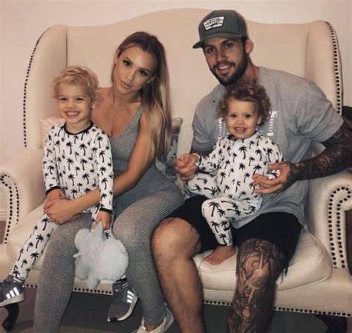 Tammy Hembrow Bio, Facts, Family Life of Australian Fitness Trainer