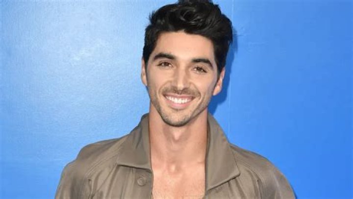 Taylor Zakhar Perez Bio, Net Worth, Kissing Booth, Dating, Girlfriend