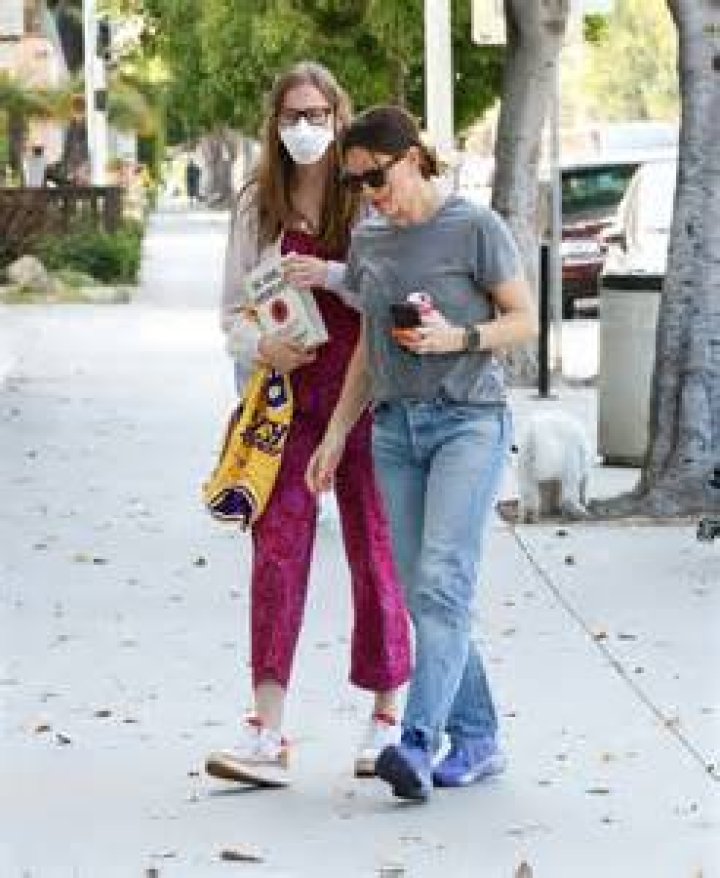 Violet Affleck's Consistent Face Mask Use