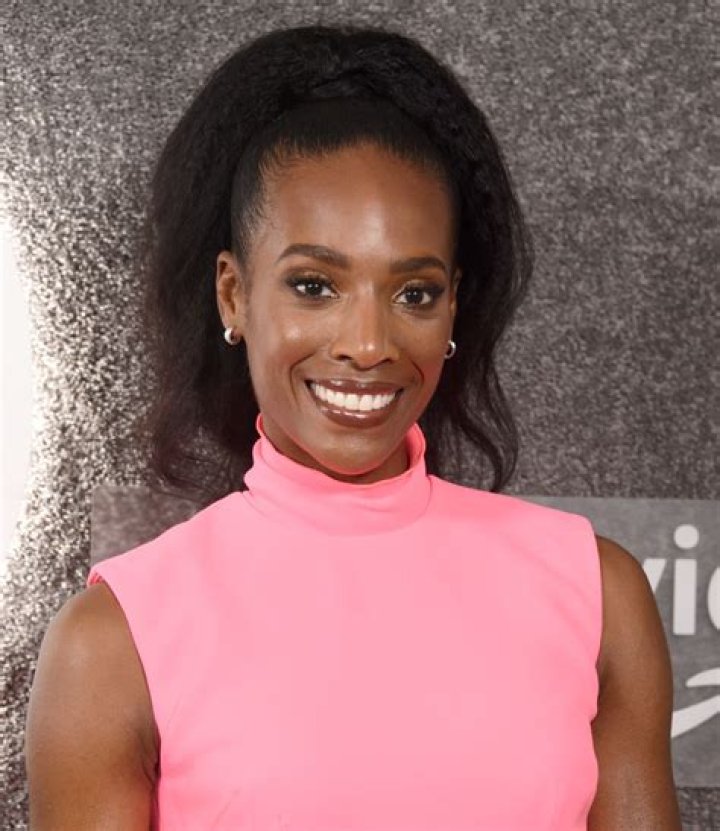 Zainab Johnson Dishes On Her Style & Pursuing Her Acting Career